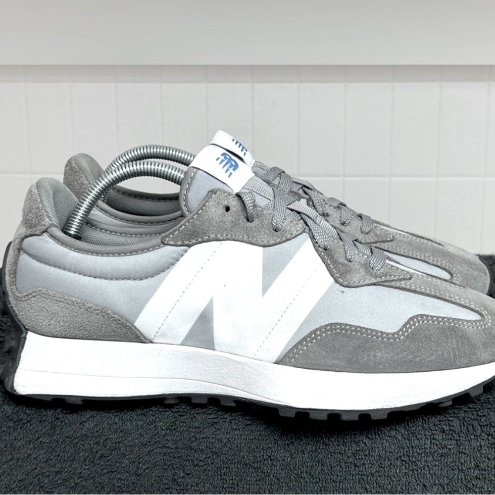 New Balance 327 Sneakers